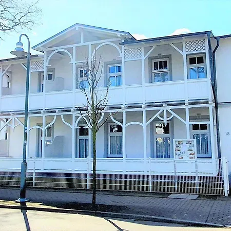 Asta Apartment *